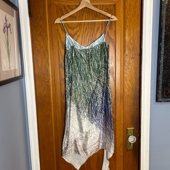 Off-White asymmetrical dress / NWT - Picture 9 of 13